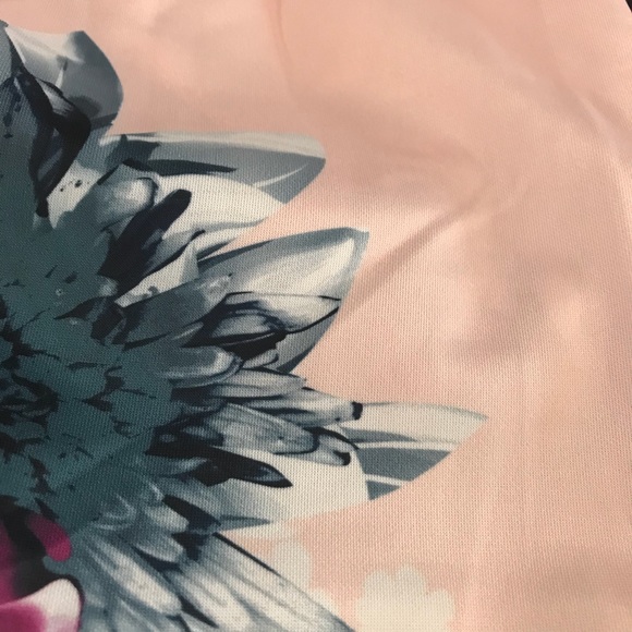 🆕🌸🌷Floral Print Ruffle Crop Top & Pants Suit - Picture 5 of 6